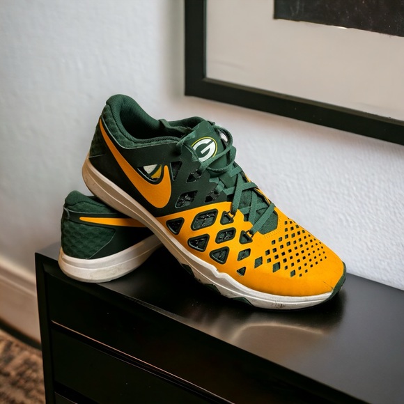 Nike Other - 🏈 GREENBAY PACKERS  Nike Men’s Sneakers Size 11 1/2